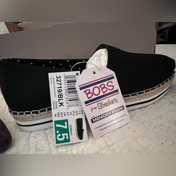 COPY - NWT in box. Bob’s by Sketchers memory foam. Black, size 7.5 - Picture 3 of 8
